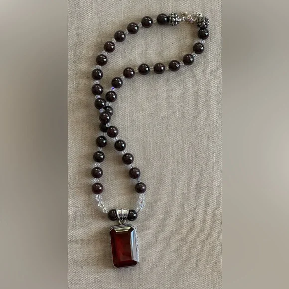 22 inch Garnet bead necklace NWOT - Picture 11 of 12